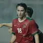 Bek Timnas Indonesia, Gavin Kwan, saat melawan Thailand pada laga persahabatan di Stadion Pakansari, Bogor, Minggu, (03/6/2018). Indonesia bermain imbang 0-0 dengan Thailand. (Bola.com/M Iqbal Ichsan)