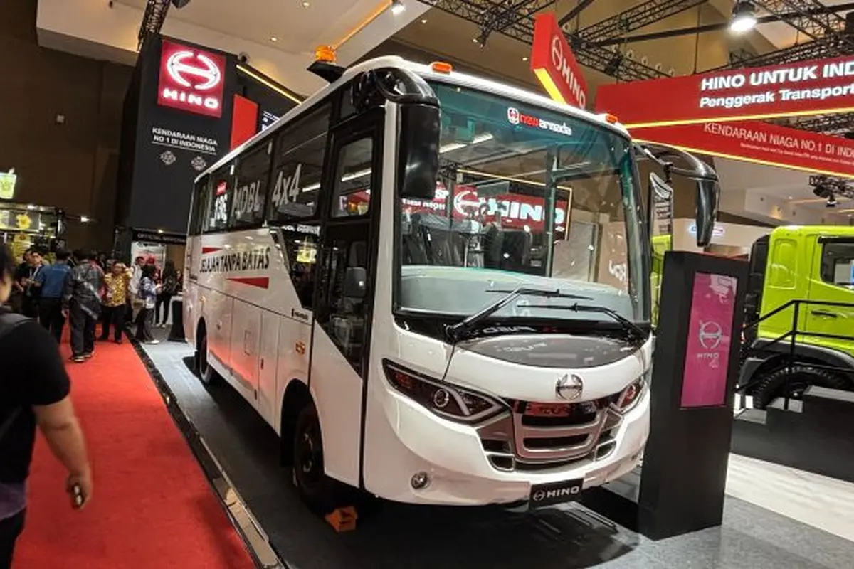 Hino Bawa Bus 4x4 untuk Medan Ekstrem di GIICOMVEC 2026 (Arief A/Liputan6.com)