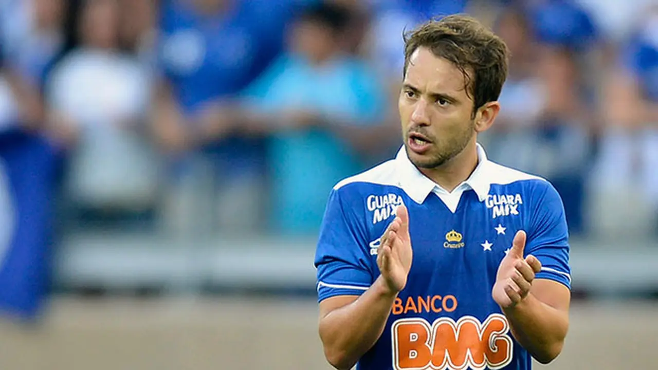 everton-ribeiro-131126a.jpg