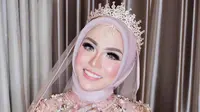 Medina Zein memakai gaun pengantin pink bak Putri Raja (Foto: Instagram Medina Zein)