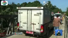 Rencananya jembatan darurat ini baru akan diuji coba pada Minggu sore. Kini jembatan baru bisa dilewati pejalan kaki.