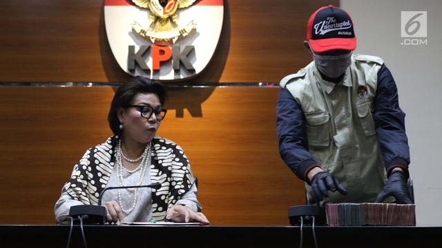 KPK Tunjukkan Barang Bukti OTT Bupati Kudus