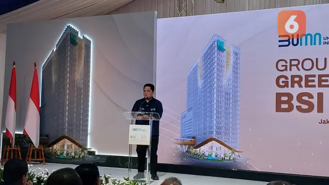Menteri BUMN Erick Thohir meremikan dimulainya pembangunan (groundbreaking) BSI Tower, di Jalan Merdeka Selatan, Jakarta Pusat, Kamis (9/11/2023).(Arief/Liputan6.com)