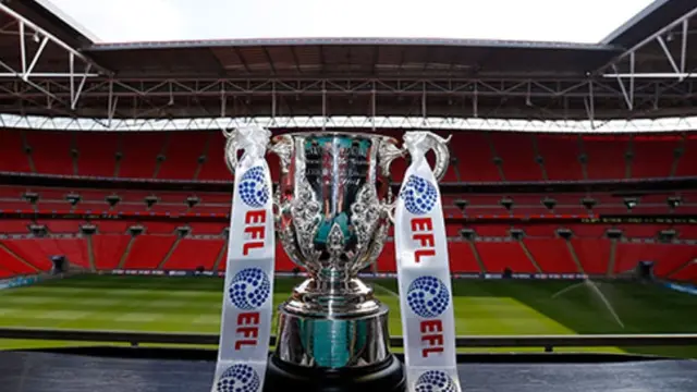 trofi piala liga inggris