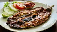 Resep Ikan Bakar Polos ala Timur yang Gurih dan Smoky, Lengkap Dengan Ide Sambal Pendampingnya
