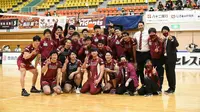 Rivan Nurmulki dan Nagano Tridents usai mengalahkan FC Tokyo dalam lanjutan V.League Divison 1 atau Liga Voli Jepang di Matsumoto City Gymansium, Sabtu (23/1/2021). (foto: gurotte)