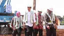 Presiden Jokowi didampingi sejumlah menteri saat meresmikan peletakan batu pertama pembangunan rusunami di Sarua Tangerang Selatan, Kamis (27/4).  Rusunami bernama Loftvilles Serpong itu berlokasi di Kelurahan Serua, Ciputat. (Liputan6.com/Angga Yuniar)