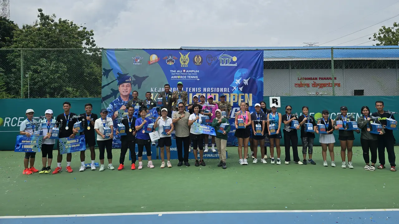 Para juara turnamen tenis Kasau Cup 2026