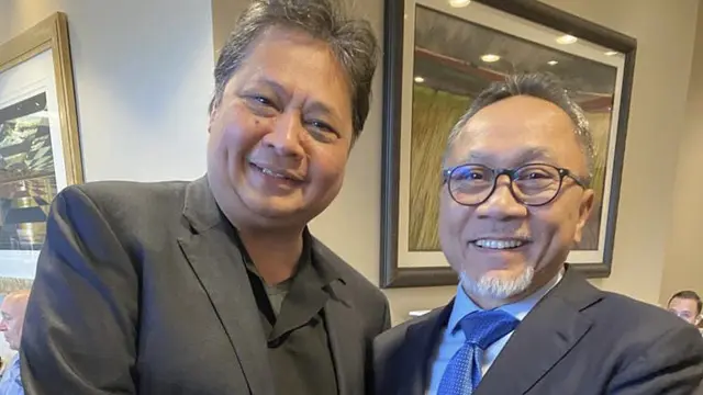 Ketua Umum Golkar Airlangga Hartarto dan Ketum PAN Zulkifli Hasan saling bertemu di Amerika Serikat. Kehadiran mereka di sana notabenenya sebagai menteri untuk membahas APEC.