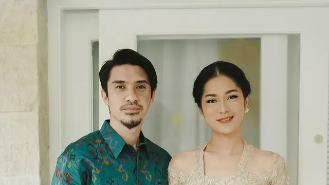 Inspirasi Model Kebaya Couple Modern untuk Acara Resmi (credit: instagram/prisia)