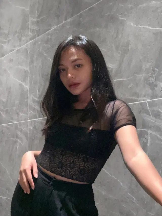 7 Potret Terbaru Amel Carla yang Makin Tirus, Bikin Pangling