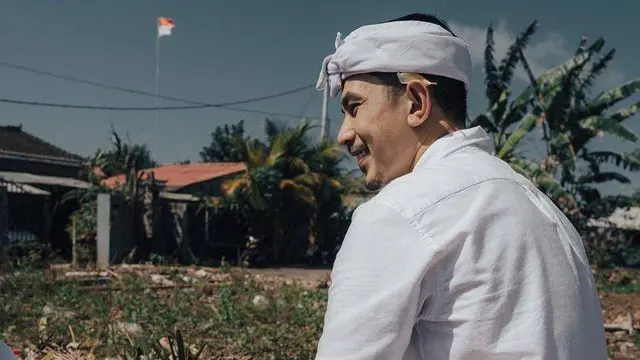 Pindah Ke Bali, Ini 5 Momen Fandy Christian dan Dahlia Poland Jalani Upcara Ngeruak
