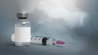 Menyuntik obat-obatan adalah satu cara perawatan Trombositopenia. (Sumber: Freepik/rawpixel.com).