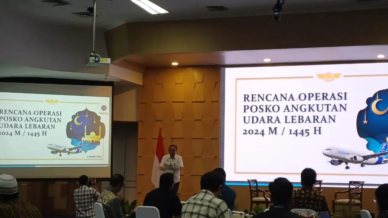 Direktur Angkutan Udara Direktorat Jenderal Perhubungan Udara Kemenhub Putu Eka Cahyadi  dalam Diskusi Forwahub: Potensi Penumpang Udara 2024, di Kantor Kemenhub, Jakarta, Kamis (7/3/2024). (Arief/Liputan6.com)