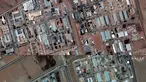 Kombinasi gambar yang dibuat pada tanggal 22 Juni 2025 menggunakan citra satelit yang dirilis oleh Maxar Technologies menunjukkan fasilitas pengayaan nuklir Isfahan milik Iran pada tanggal 16 Juni 2025 (atas), dan fasilitas pengayaan nuklir Isfahan milik Iran di Iran bagian tengah setelah serangan AS pada tanggal 22 Juni 2025. (Citra satelit ©2025 Maxar Technologies/AFP)