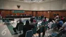 Suasana persidangan Hakim tinggi pada Pengadilan Tinggi (PT) Jambi, Pangeran Napitupulu dalam Majelis Kehormatan Hakim (MKH) , Jakarta, Rabu (4/1). (Liputan6.com/Faizal Fanani)