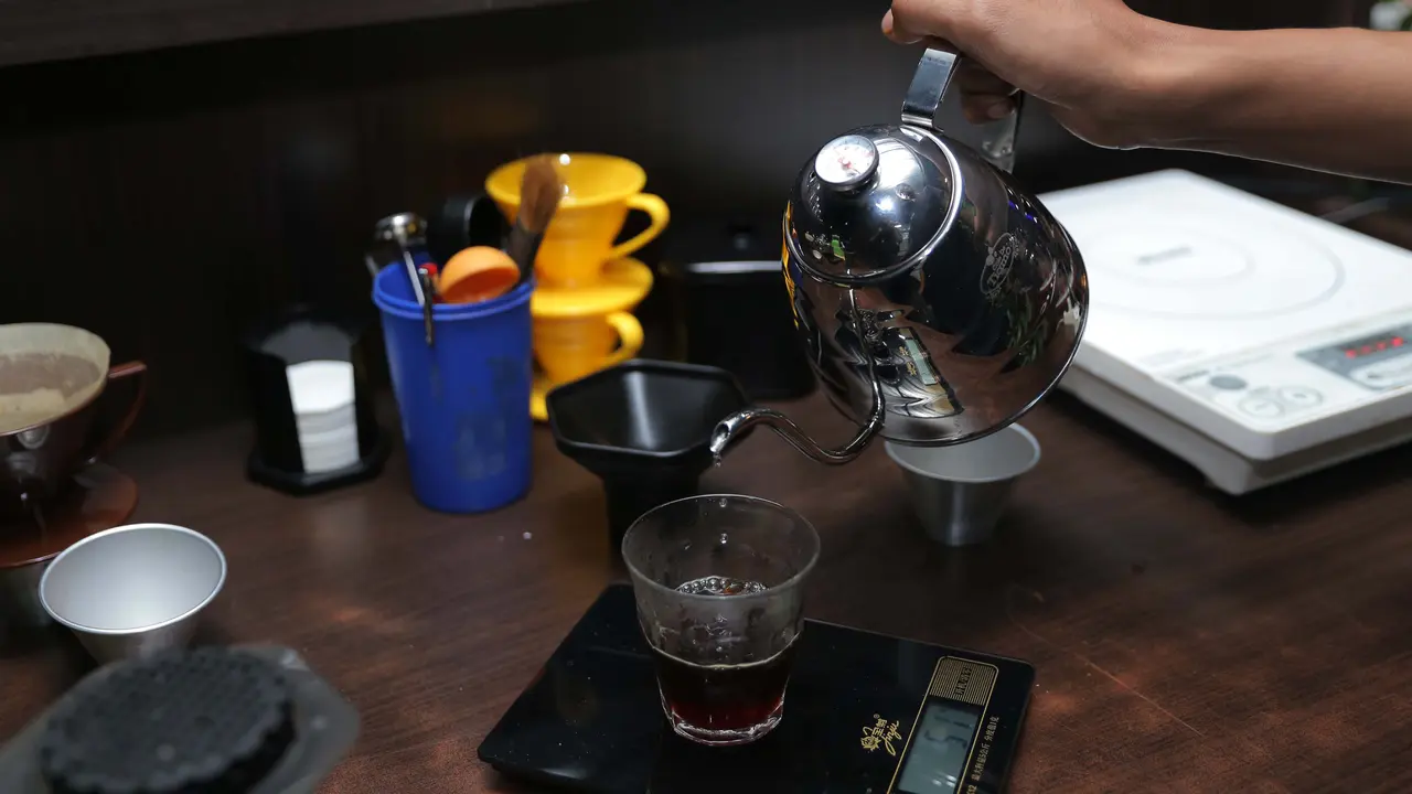 [Bintang] Review Kuliner, Menyeruput 'Kopi Asli' dengan Rp10 ribu