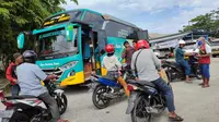 Situasi di terminal bus Penajam mulai melandai pada Selasa (10/5/2022). (Liputan6.com/Istimewa)