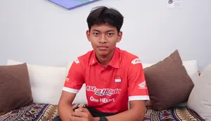 Pembalap binaan PT Astra Honda Motor yang akan mengikuti kelas Moto3 2026, Veda Ega Pratama. (Abdul Aziz/Bola.com)