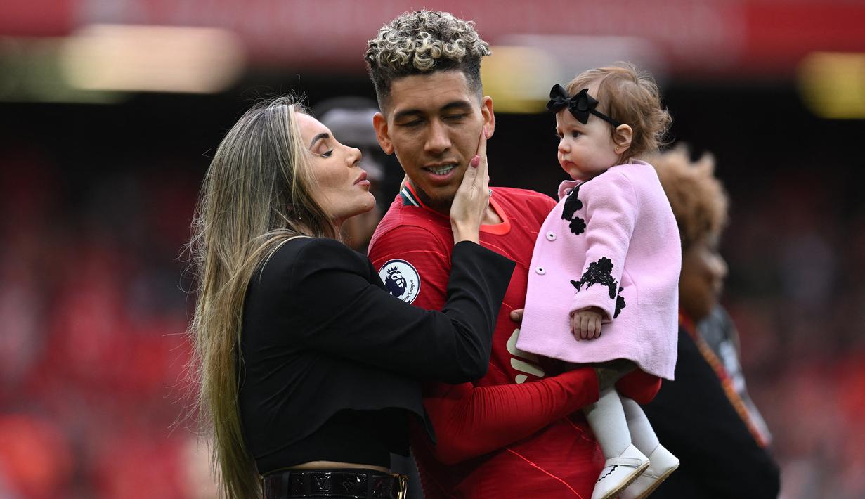 Setelah itu penampilannya menurun bersama Liverpool di musim 2021/2022 dan akhirnya tersingkir dari skuad utama The Reds yang juga merembet dengan posisinya yang mulai tersingkir di Timnas Brasil dalam beberapa laga kualifikasi Piala Dunia 2022. (AFP/Paul Ellis)