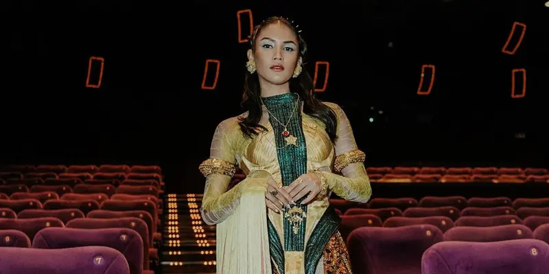 Pesona Artis Wanita Pemeran 'KKN di Desa Penari Extended' Hadiri Gala Premiere