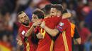 Para pemain Spanyol merayakan kemenangan atas Albania pada laga Kualifikasi Piala Dunia 2018 di Stadion Rico Perez, Jumat (6/10/2017). Spanyol menang 3-0 atas Albania. (AP/Alberto Saiz)