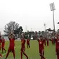 Para pemain Indonesia merayakan kemenangan atas Myanmar pada Laga Sea Games 2017 di Stadion MPS, Selangor, Selasa (29/8/2017). Indonesia menang 3-1 atas Myanmar. (Bola.com/Vitalis Yogi Trisna)