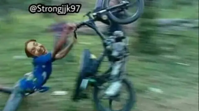 Kumpulan Potret Pemotor Terjungkal yang Berhasil Tertangkap Kamera