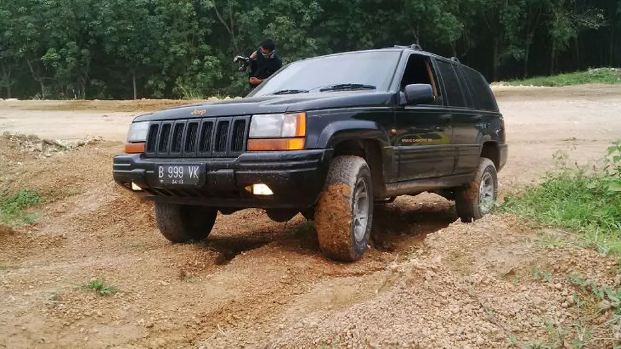 Touring komunitas pecinta roda empat 4x4