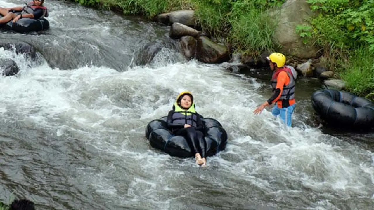 Menantang, River Tubing di Ledok Amprong, Gubugklakah