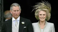 Pangeran Charles dan Camilla. Putri Diana biasanya tidak peduli dengan segala omongan tentangnya, tapi lain ceritanya kalau omongan itu berkaitan dengan putra-putranya. (Sumber Alamy)