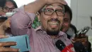 Andi Taufan Tiro saat menjawab pertanyaan wartawan di Gedung KPK, Jakarta, Jumat (12/2). KPK meminta keterangan Andi Taufan Tiro sebagai saksi terkait kasus suap proyek di Kementerian Pekerjaan Umum dan Perumahan Rakyat. (Liputan6.com/Helmi Afandi)