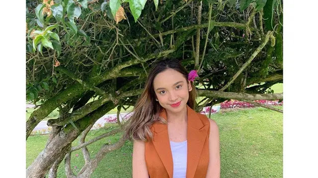 7 Gaya Kasual Lyodra Ginting, Tampil Stylish dan Memesona