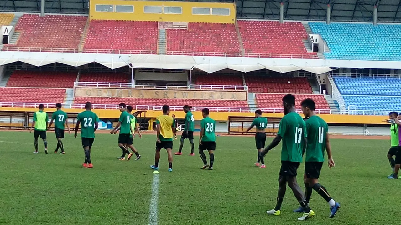Bek Sriwijaya FC Marckho Sandy Meraudje (22) (Liputan6.com / Indra Pratesta)