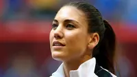 Hope Solo, kiper Timnas sepakbola Wanita AS yang pernah membawa negaranya juara Olimpiade 2008 dan 2012. Ia pernah berpose tanpa  busana pada salah satu majalah dewasa. (AFP PHOTO/Elsa)