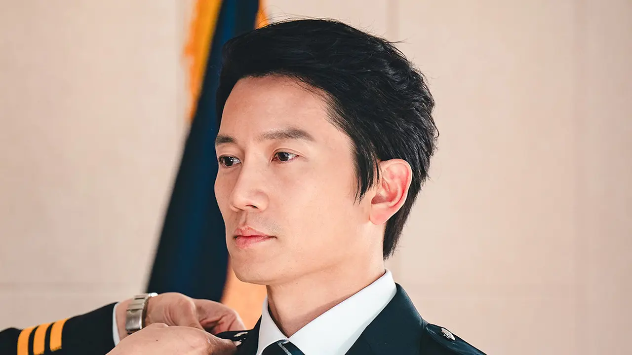 Ji Sung dalam drakor Connection. (SBS via Soompi)