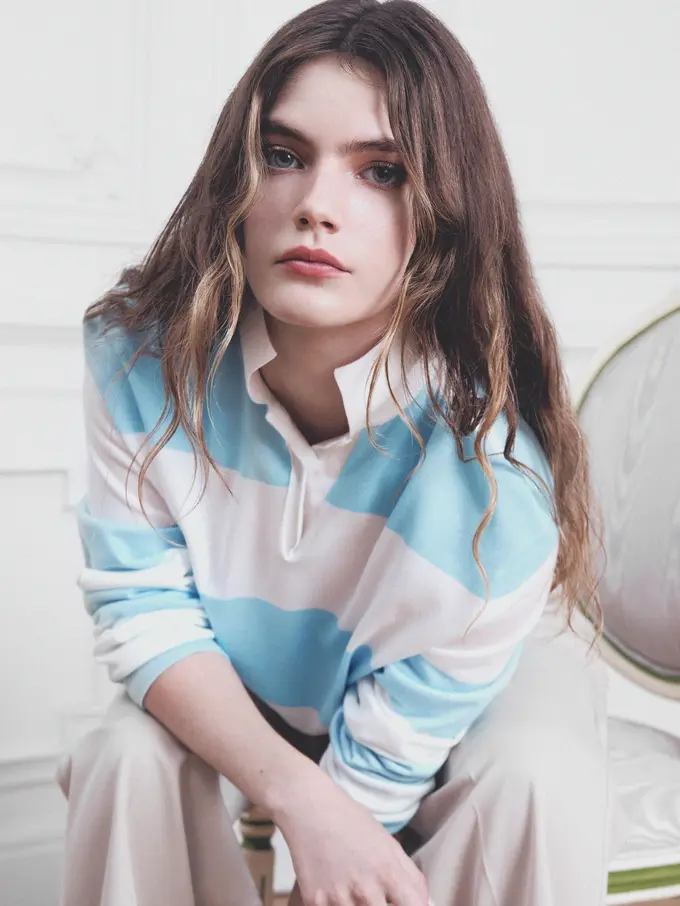 Pemain Bridgerton Florence Hunt Resmi Jadi Brand Ambassador Dior, Intip Pesona Menawannya