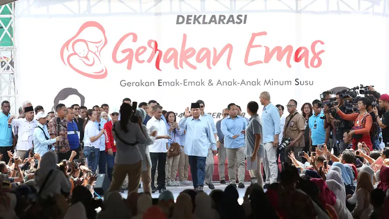 Prabowo Subianto Hadiri Deklarasi Emak dan Anak Minum Susu di Klender