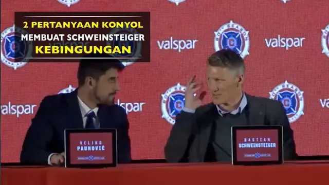 Momen konyol saat 2 wartawan bertanya pada mantan gelandang Manchester United, Bastian Schweinsteiger, saat perkenalan dengan Chicago Fire.