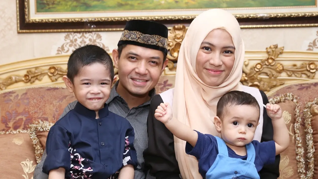 [Bintang] Dude Harlino dan Alyssa Soebandono