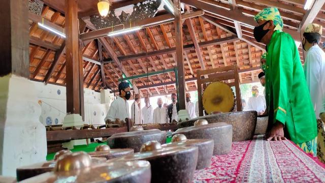 Melihat Ritual Pencucian Gong Sekati Keraton Kanoman Cirebon Ditengah Pandemi Covid-19