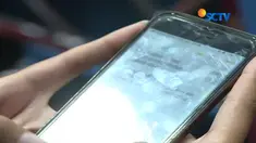 Anda bisa melakukan registrasi melalui situs web, menghubungi call center, datang ke gerai layanan pelanggan, atau melalui sms kirim ke 4444.
