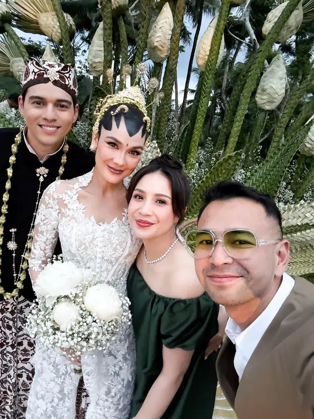 6 Gaya Tamu Artis di Pernikahan Maxime Bouttier dan Luna Maya, dari Nagita Slavina hingga Cinta Laura Kompak Tampil Serba Hijau