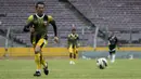 Pada permainan sepak bola Taufik Hidayat berposisi sebagai gelandang serang kanan. (Bola.com/Vitalis Yogi Trisna)