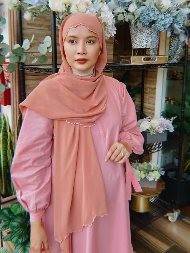 Segera Melahirkan, Ini 7 Potret Baby Bump Shenty Feliziana Istri Reuben Elishama
