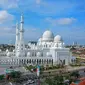 Potret Suasana Kemegahan Masjid Sheikh Zayed Solo (Sumber: Facebook/Don Asmoro)