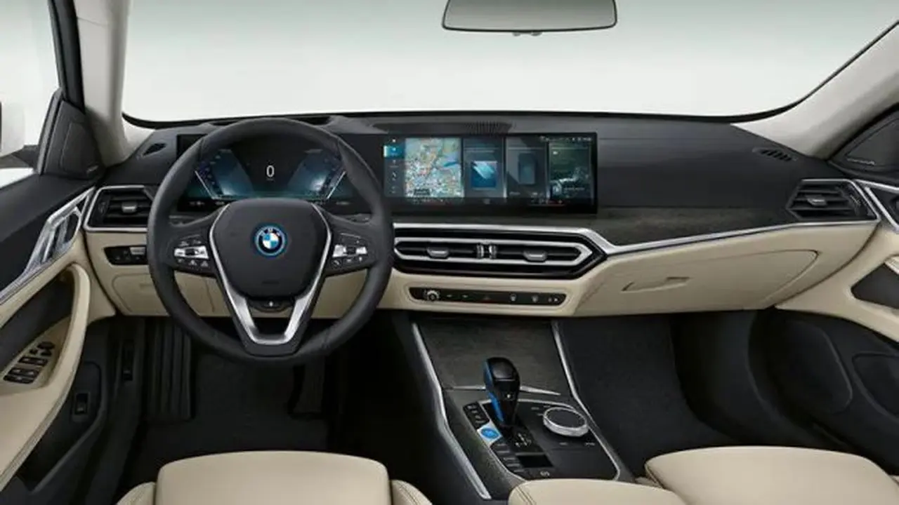 Mobil Listrik BMW i4