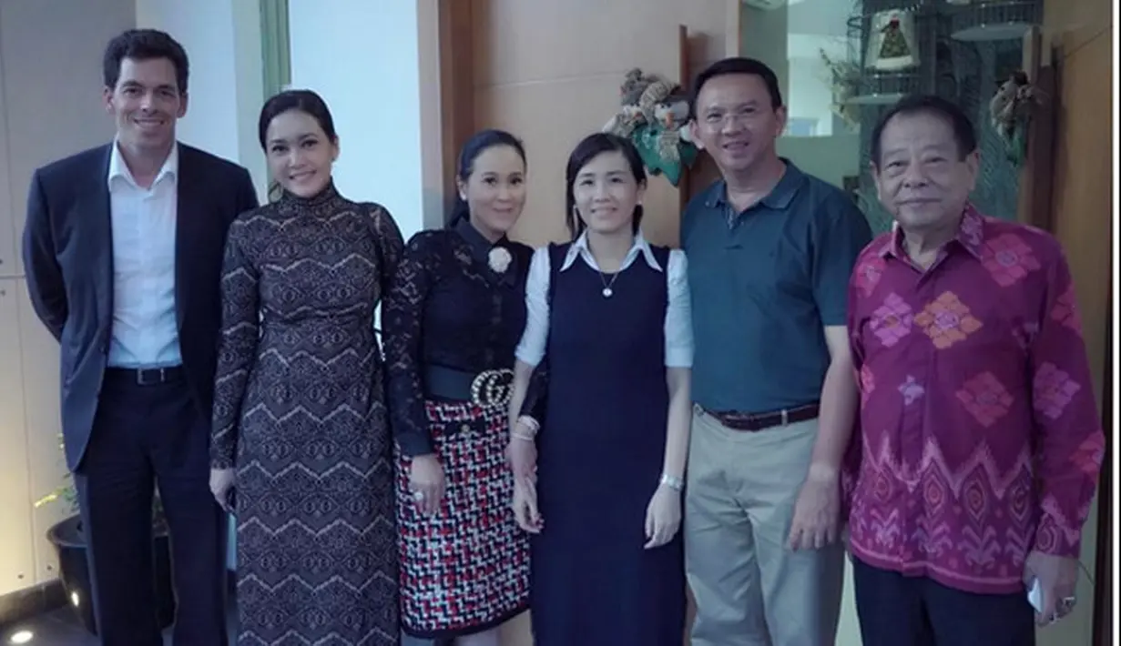 Dalam akun Instagram Maia Estianty sebelumnya, sejak lama ibu tiga anak itu mengagumi sepak terjang dan kerjanya Gubernur DKI, Ahok. Ia mengenal secara pribadi dan tidak pernah minta bayaran mendukung. (Instagram/maiaestiantyreal)