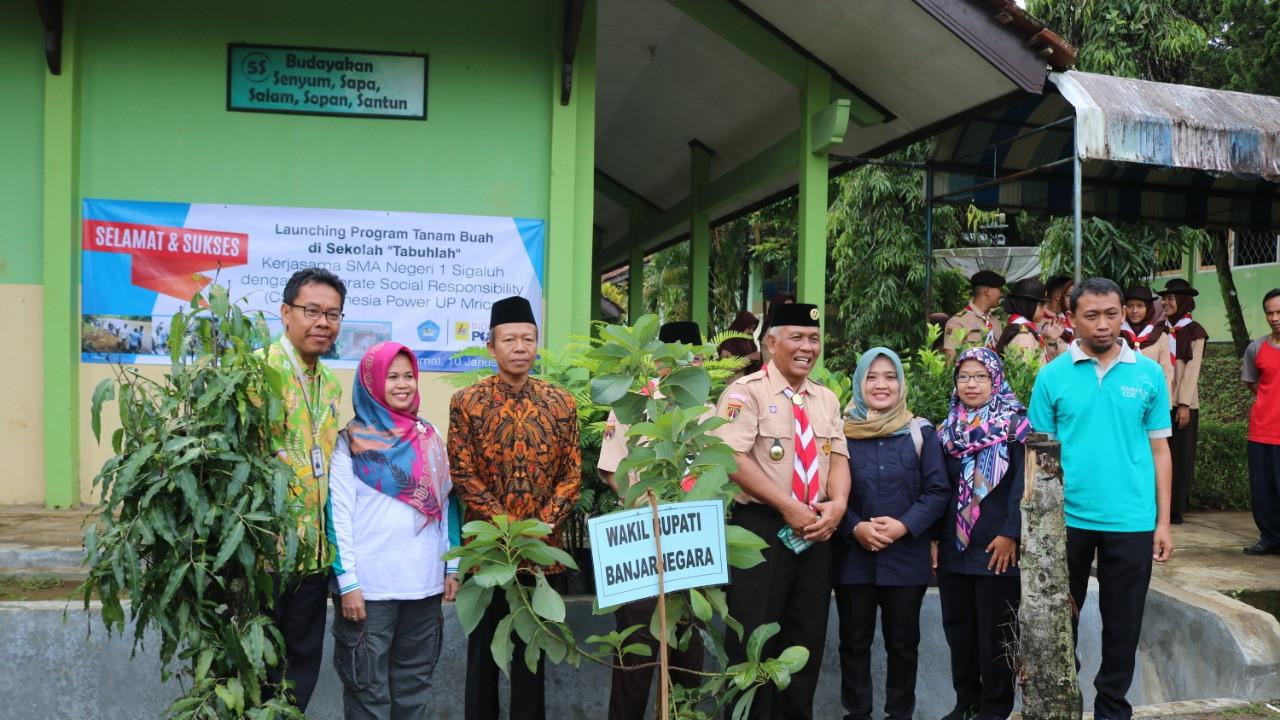 Program tanam buah di sekolah (tabuhlah) SMA Negeri 1 Sigaluh, Banjarnegara. (Foto: Liputan6.com/Dok. SMAN Sigaluh/Muhamad Ridlo)