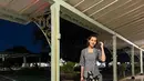 Keduanya menunjukkan kekompakan lewat pakaian yang serasi. Tampak Aaliyah dan Thariq yang sama-sama mengenakan batik. [@aaliyah.massaid].